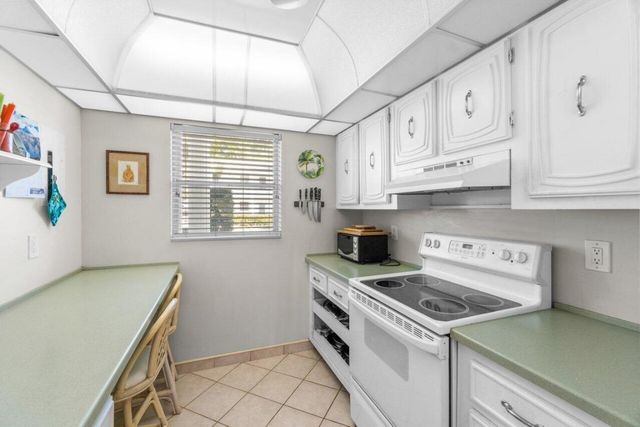 2460 SW 22nd Avenue 809, Delray Beach, FL 33445