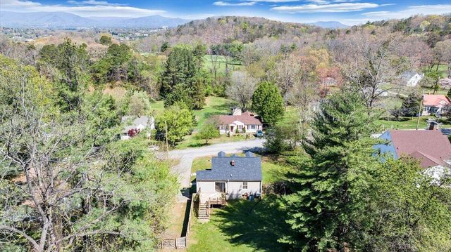 5329 Eden AVE, Roanoke, VA 24018