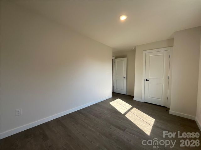 128 18th Street Place NW, Hickory, NC 28601
