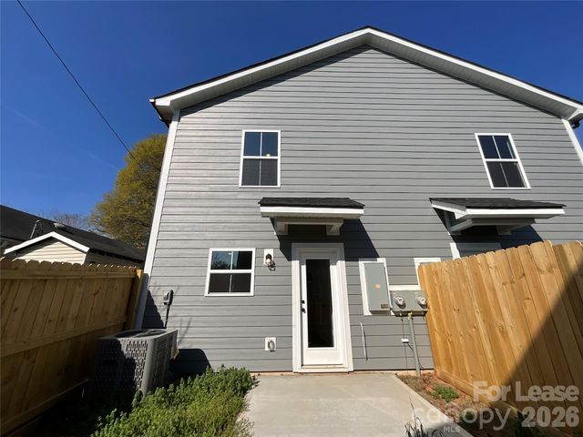 128 18th Street Place NW, Hickory, NC 28601
