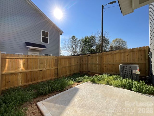 128 18th Street Place NW, Hickory, NC 28601