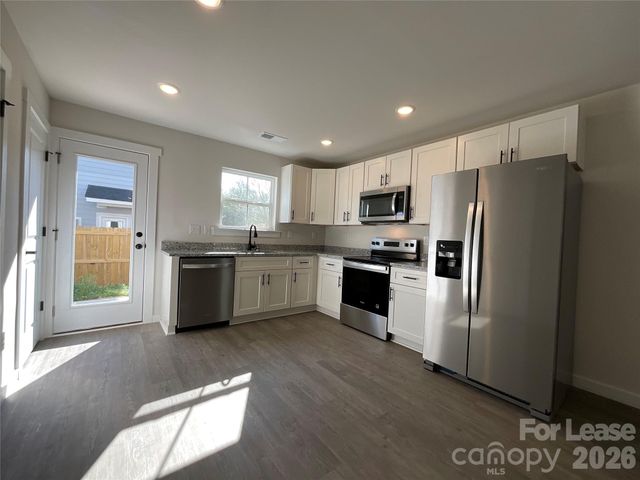 128 18th Street Place NW, Hickory, NC 28601