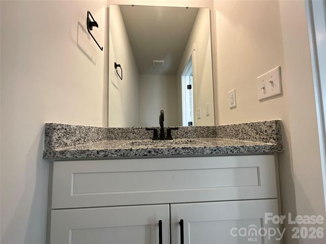 128 18th Street Place NW, Hickory, NC 28601