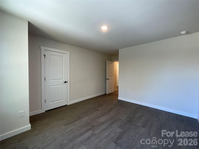 128 18th Street Place NW, Hickory, NC 28601