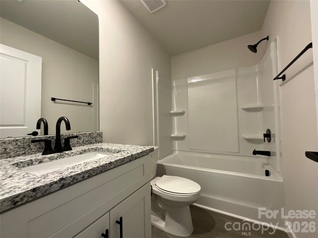 128 18th Street Place NW, Hickory, NC 28601