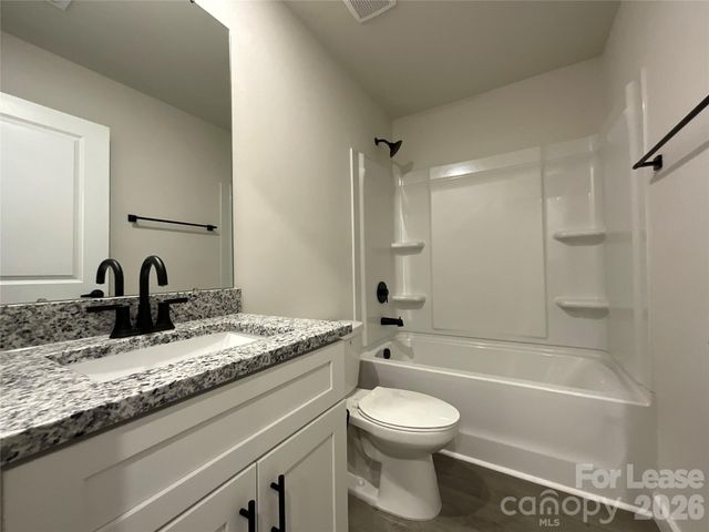 128 18th Street Place NW, Hickory, NC 28601