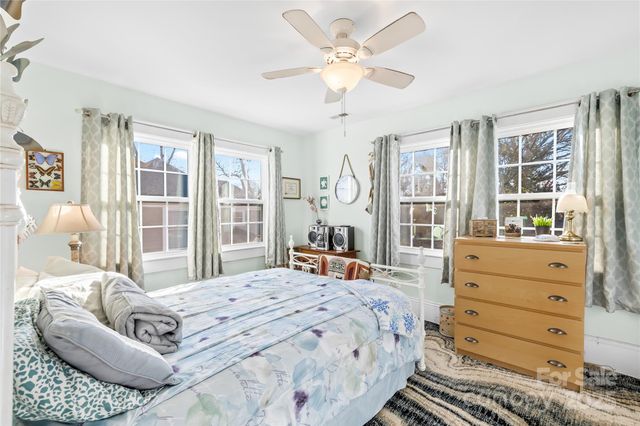 209 W 3rd Avenue, Gastonia, NC 28052