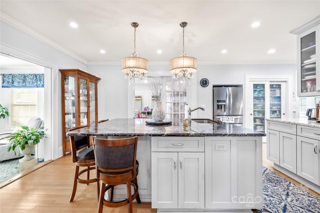 209 W 3rd Avenue, Gastonia, NC 28052