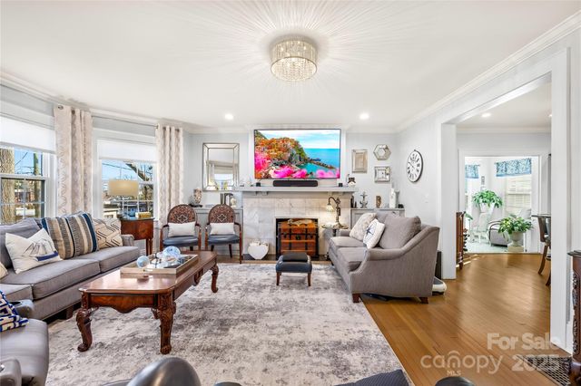 209 W 3rd Avenue, Gastonia, NC 28052