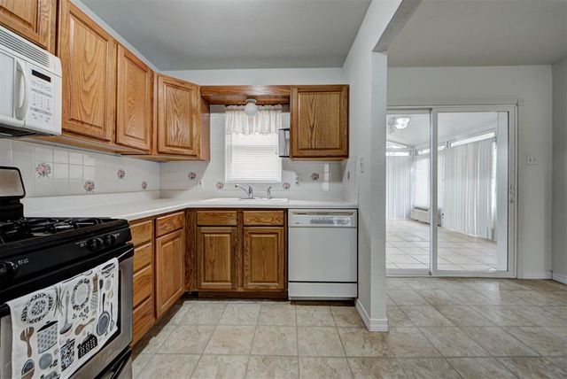4512 SE 21st Street, Del City, OK 73115
