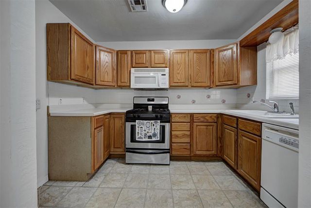 4512 SE 21st Street, Del City, OK 73115