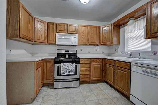 4512 SE 21st Street, Del City, OK 73115