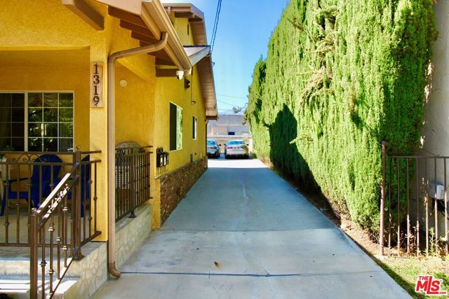 1319 E California Avenue B, Glendale, CA 91206