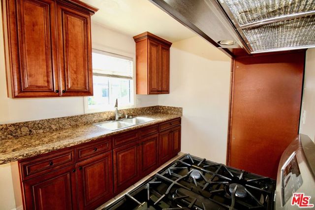 1319 E California Avenue B, Glendale, CA 91206