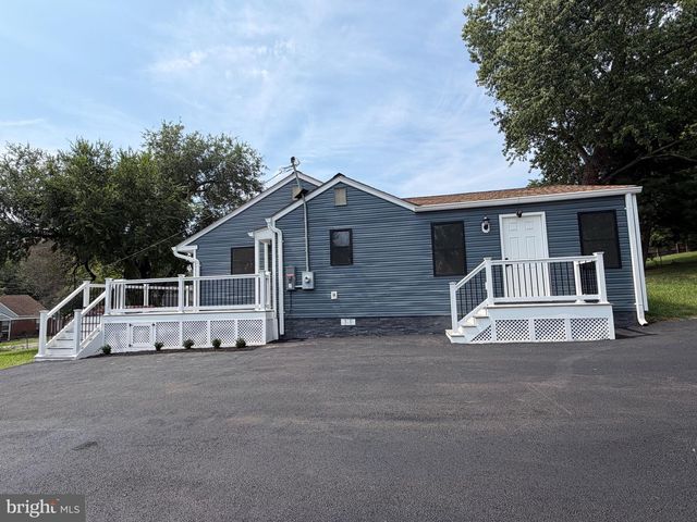 1516 WALNUT ST, Woodbridge, VA 22191