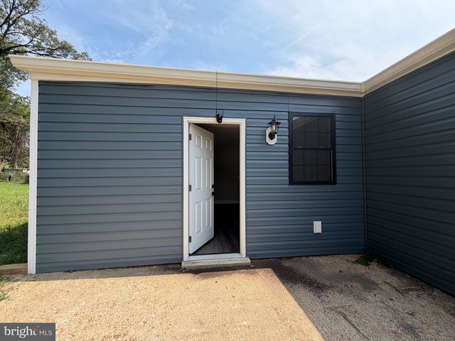 1516 WALNUT ST, Woodbridge, VA 22191