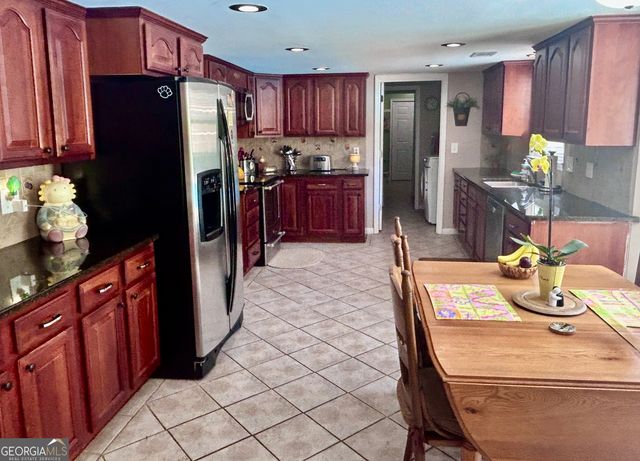 200 Hedgewood Court, Peachtree City, GA 30269