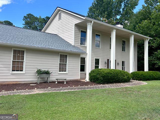 200 Hedgewood Court, Peachtree City, GA 30269