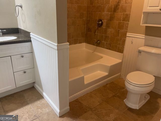 200 Hedgewood Court, Peachtree City, GA 30269