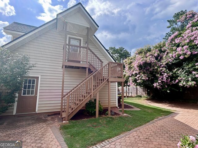 200 Hedgewood Court, Peachtree City, GA 30269