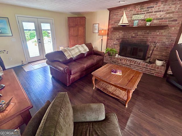 200 Hedgewood Court, Peachtree City, GA 30269