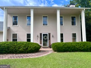 200 Hedgewood Court, Peachtree City, GA 30269