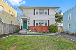 33 Dora Street, Stamford, CT 06902