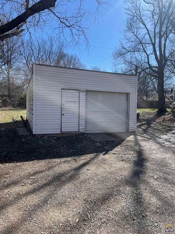 1530 West ST, Emporia, KS 66801