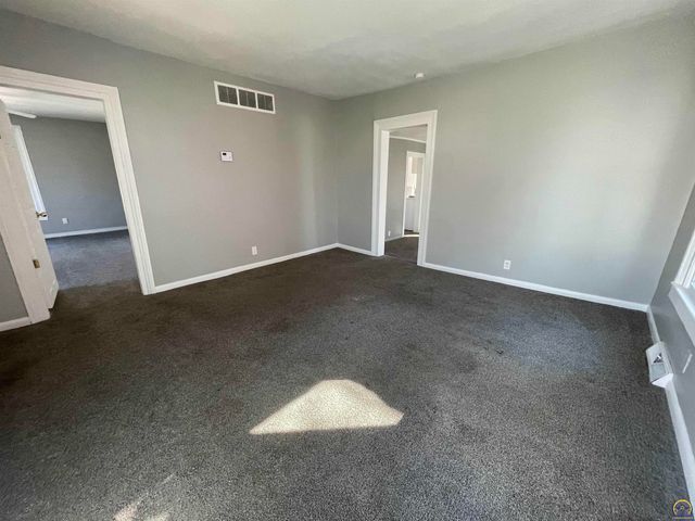 1530 West ST, Emporia, KS 66801