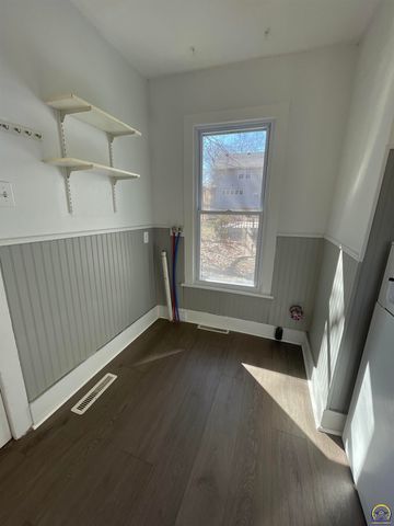 1530 West ST, Emporia, KS 66801