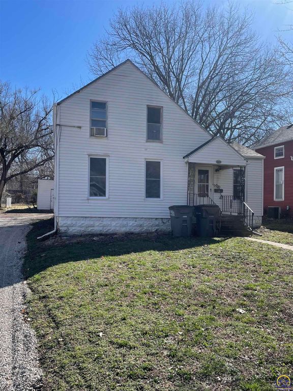 1530 West ST, Emporia, KS 66801