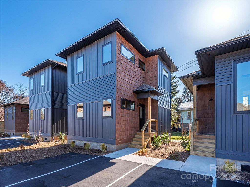 12 Leap Frog Park, Waynesville, NC 28786