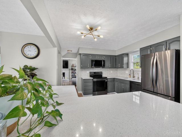 8713 Cox Road, West Chester, OH 45069