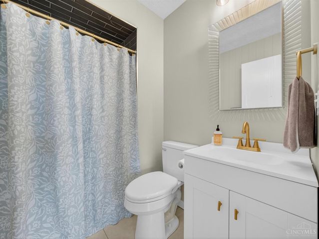8713 Cox Road, West Chester, OH 45069