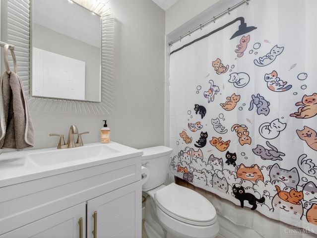 8713 Cox Road, West Chester, OH 45069