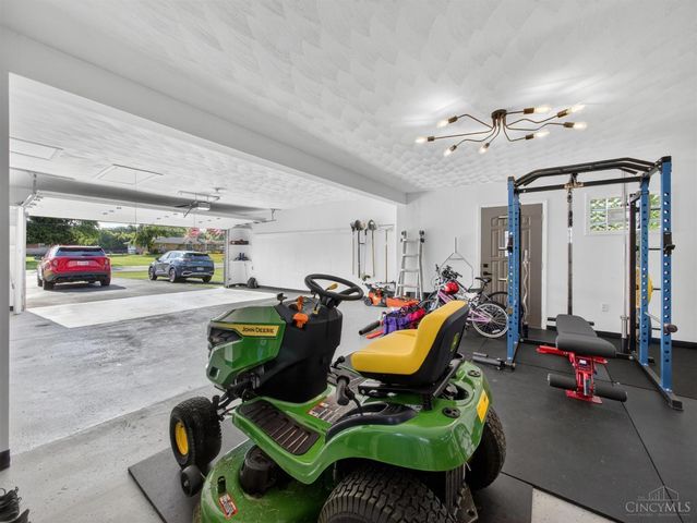 8713 Cox Road, West Chester, OH 45069
