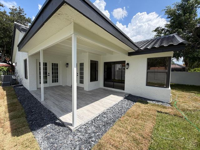 10688 San Bernardino Way, Boca Raton, FL 33428