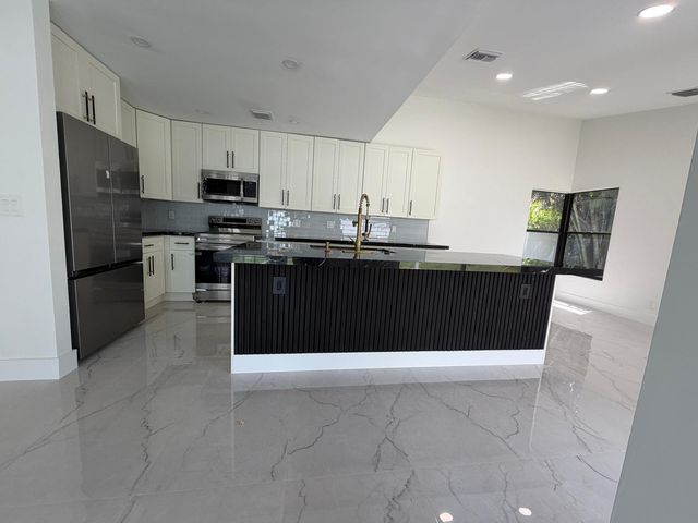 10688 San Bernardino Way, Boca Raton, FL 33428