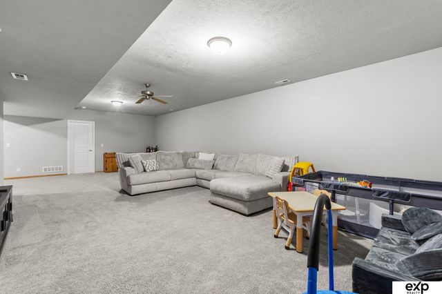 8109 S 162nd Street, Omaha, NE 68136