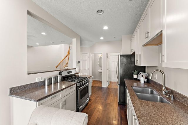 5091 Yuma Lane N, Plymouth, MN 55446