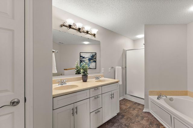 5091 Yuma Lane N, Plymouth, MN 55446