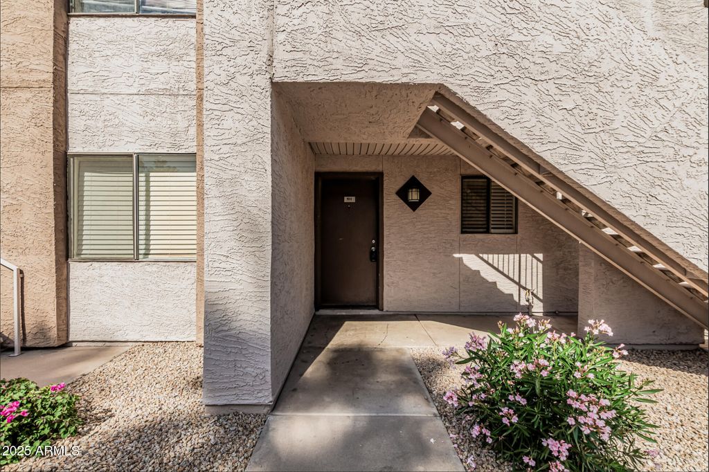 1065 W 1ST Street 102, Tempe, AZ 85281