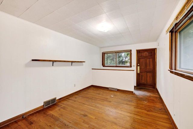 614 Emerson Street, Madison, WI 53715