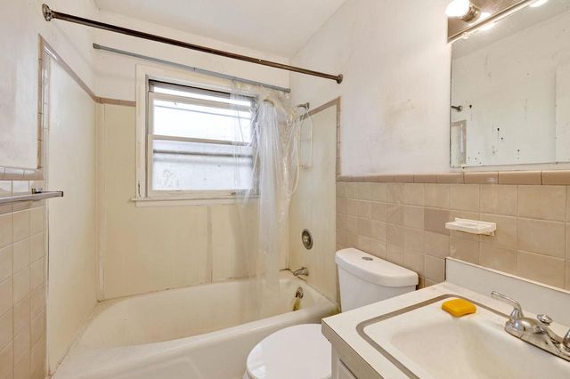 614 Emerson Street, Madison, WI 53715