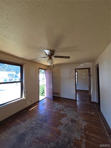 3224 Rex Avenue, Breckenridge Hills, MO 63114