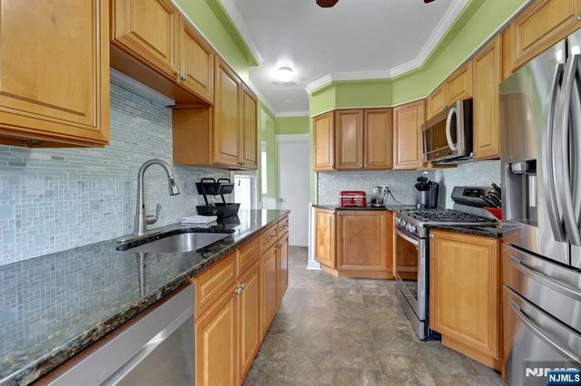 160 Clinton Avenue, Hillsdale, NJ 07642