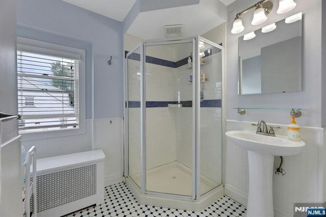 160 Clinton Avenue, Hillsdale, NJ 07642