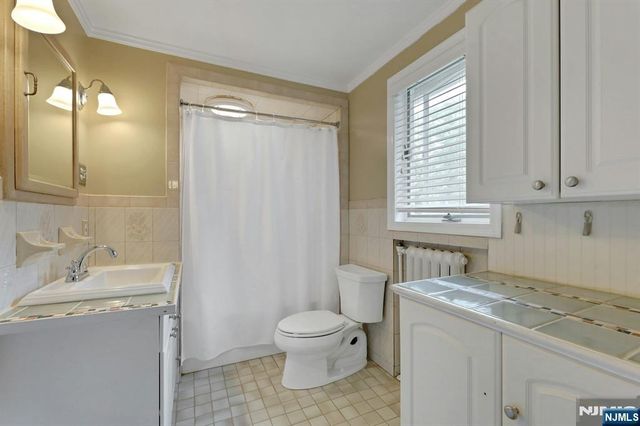 160 Clinton Avenue, Hillsdale, NJ 07642