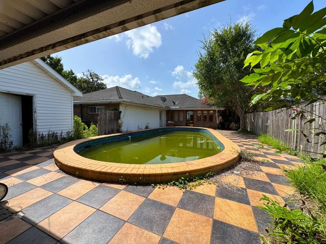 305 Snead Street, Berwick, LA 70342