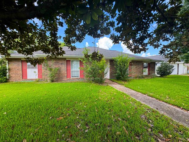 305 Snead Street, Berwick, LA 70342